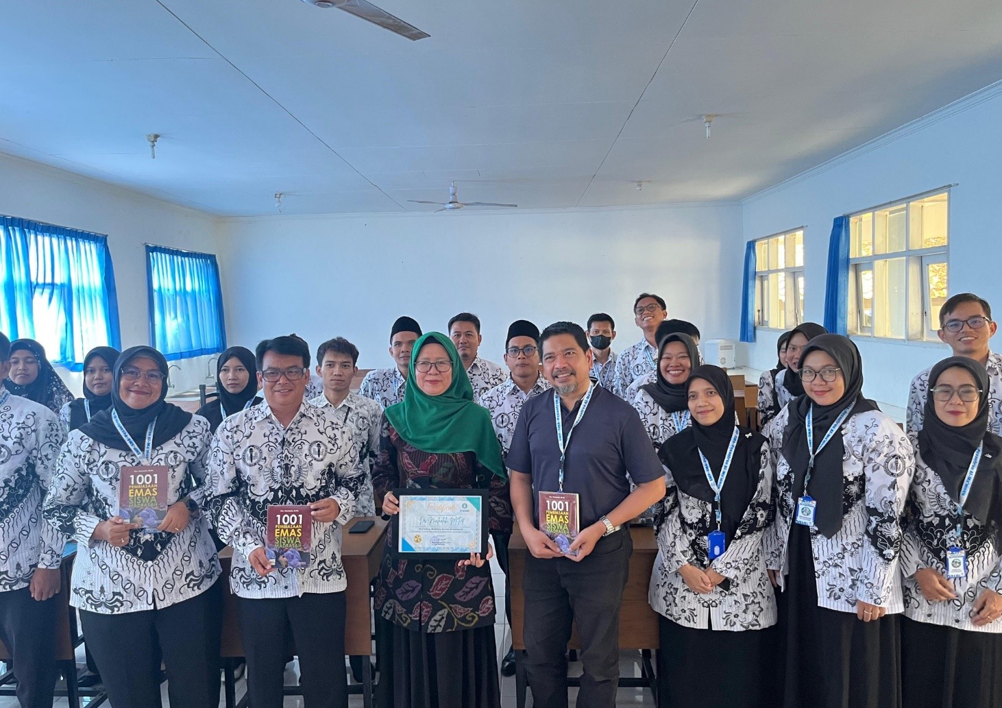 Guru SMP-SMA-Pesantren Al Ma’moen Ikuti Workshop Strategi Menuju Sekolah Unggul