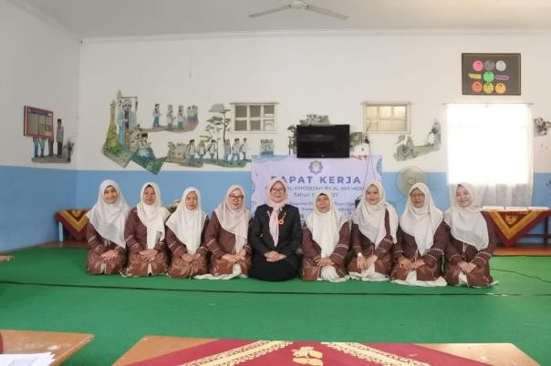 Guru RA-TPA Al-Khodijah by Al Ma’moen Ikuti Workshop Meningkatkan Kompetensi dan Tenaga Kependidikan untuk Mencetak Generasi yang Berkarakter Qur’an. 