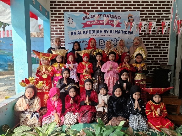 Bangga Budaya Indonesia, Tampil dalam Balutan Pakaian Adat: Fashion Show Anak RA Al_Khodijah By Al-Ma’moen